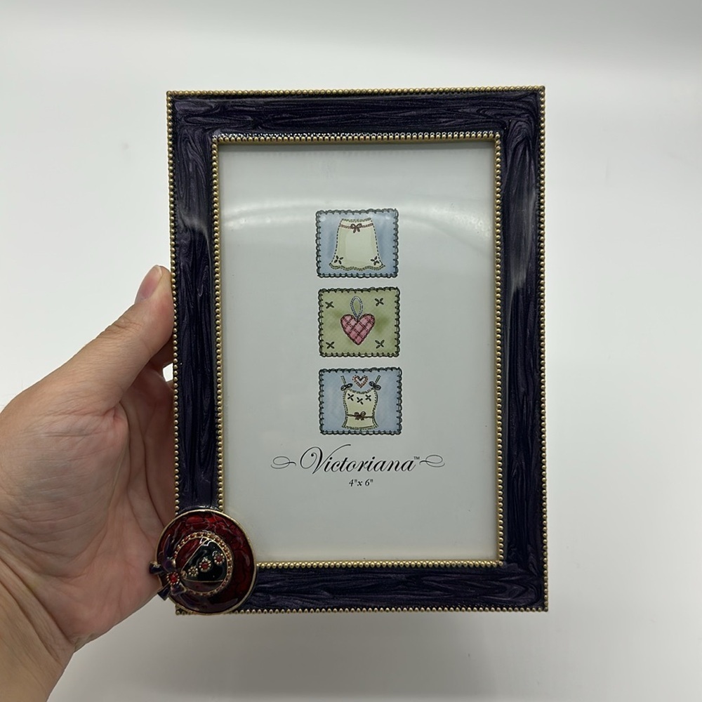 Bundle of Victoriana 4x6 Frame and Purple and Red Scarf- Red Hat Society Designs - Picture 10 of 17